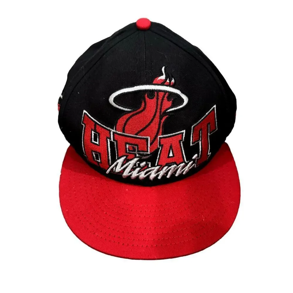 NBA Hardwood Classics Miami Heat New Era Embroidery Snapback Cap in Red, Size OS